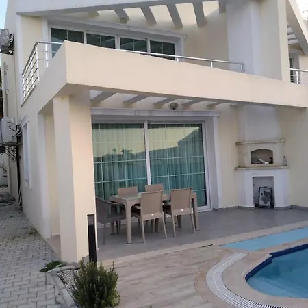Cheerful And Cozy 3 - Bedroom With Pool