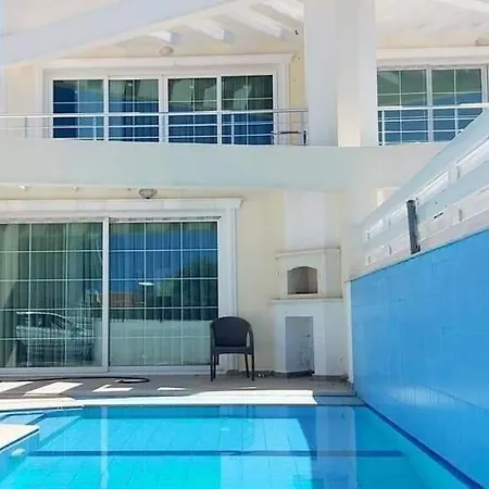 Cheerful And Cozy 3 - Bedroom With Pool