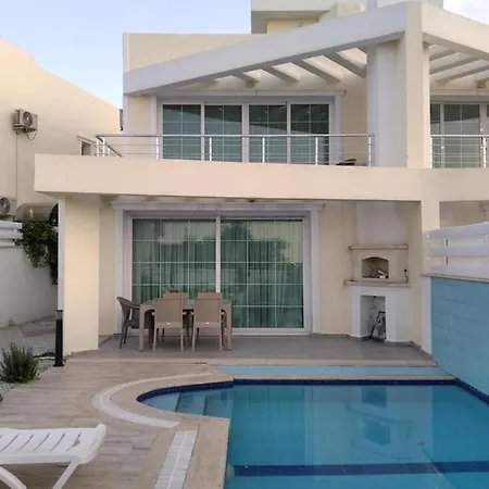 Cheerful And Cozy 3 - Bedroom With Pool Villa Kyrenia (Northern Cyprus)